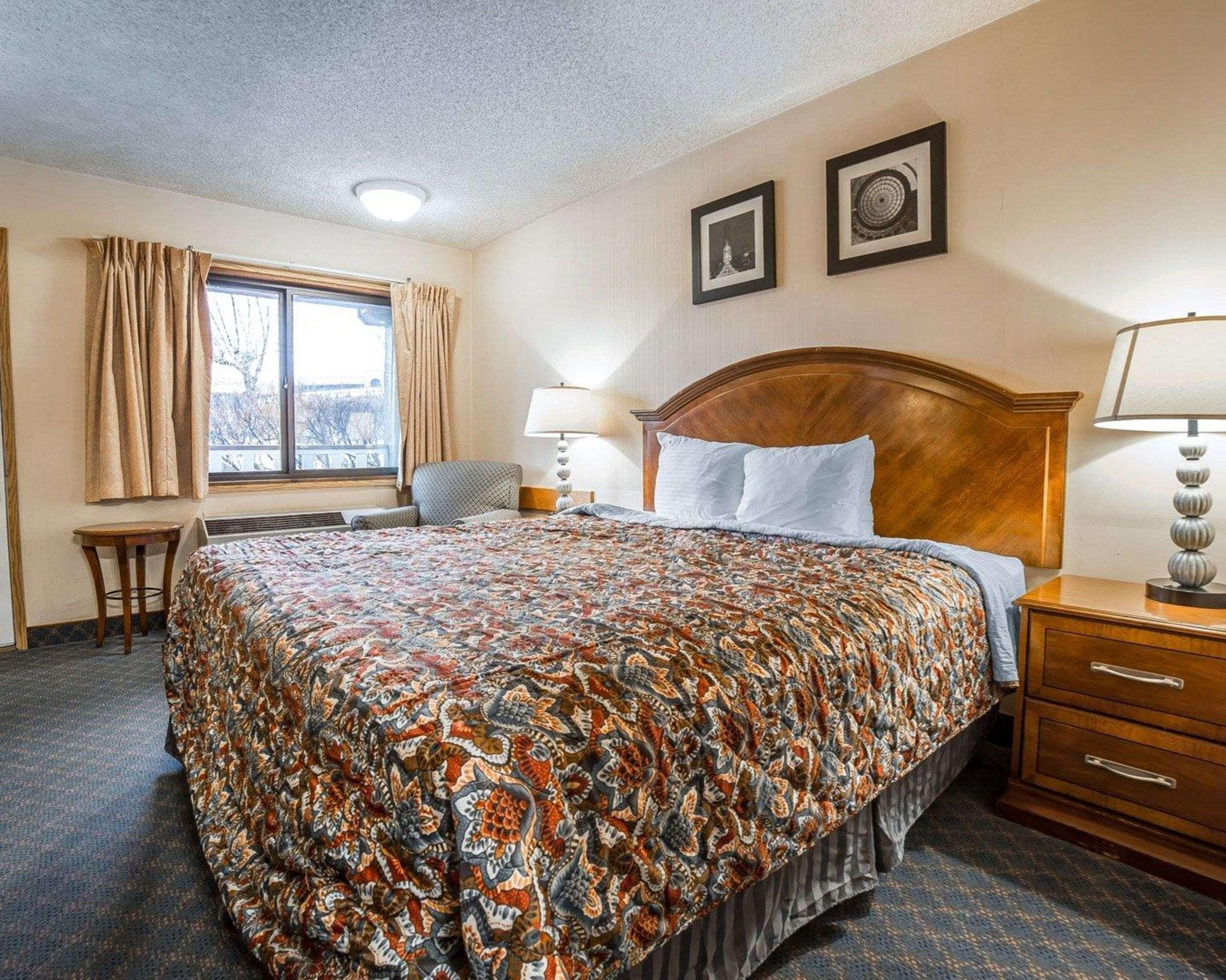 Rodeway Inn Бейкър Сити Екстериор снимка